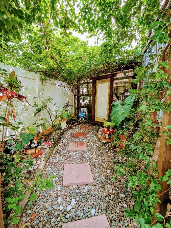 Cozy Af Tiny-House Oasis Villa Tampa Exterior foto
